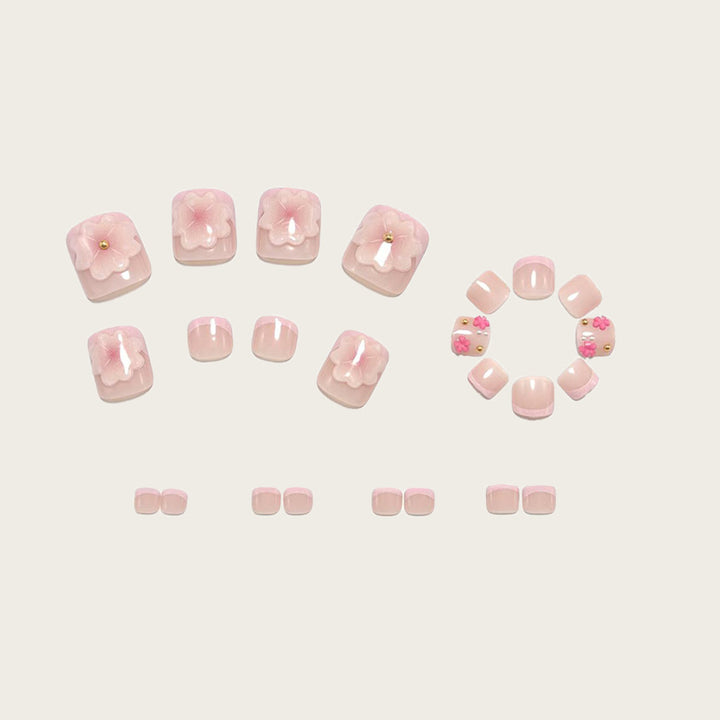 Nail art with floral accents Kalsten