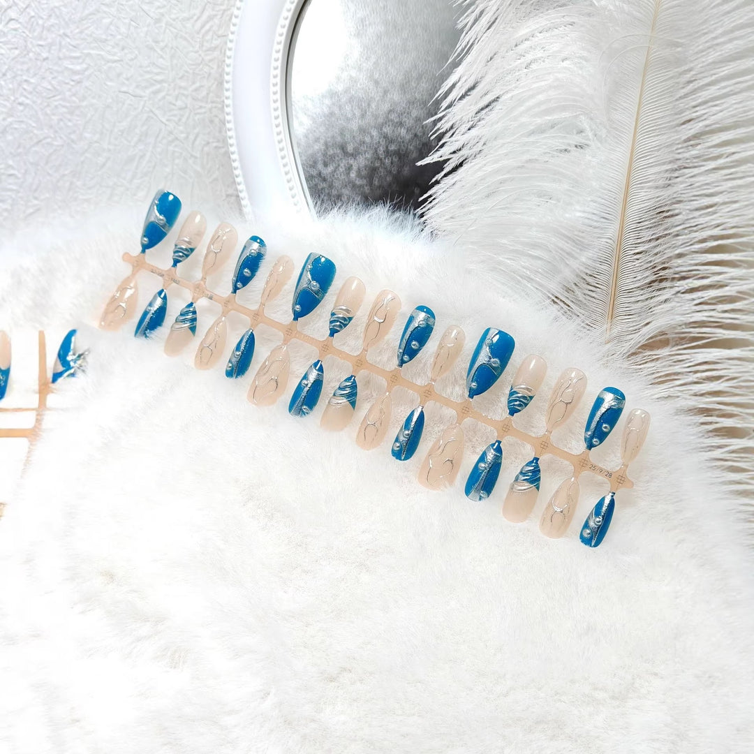 Artificial nails with creative shimmer design Kalsten