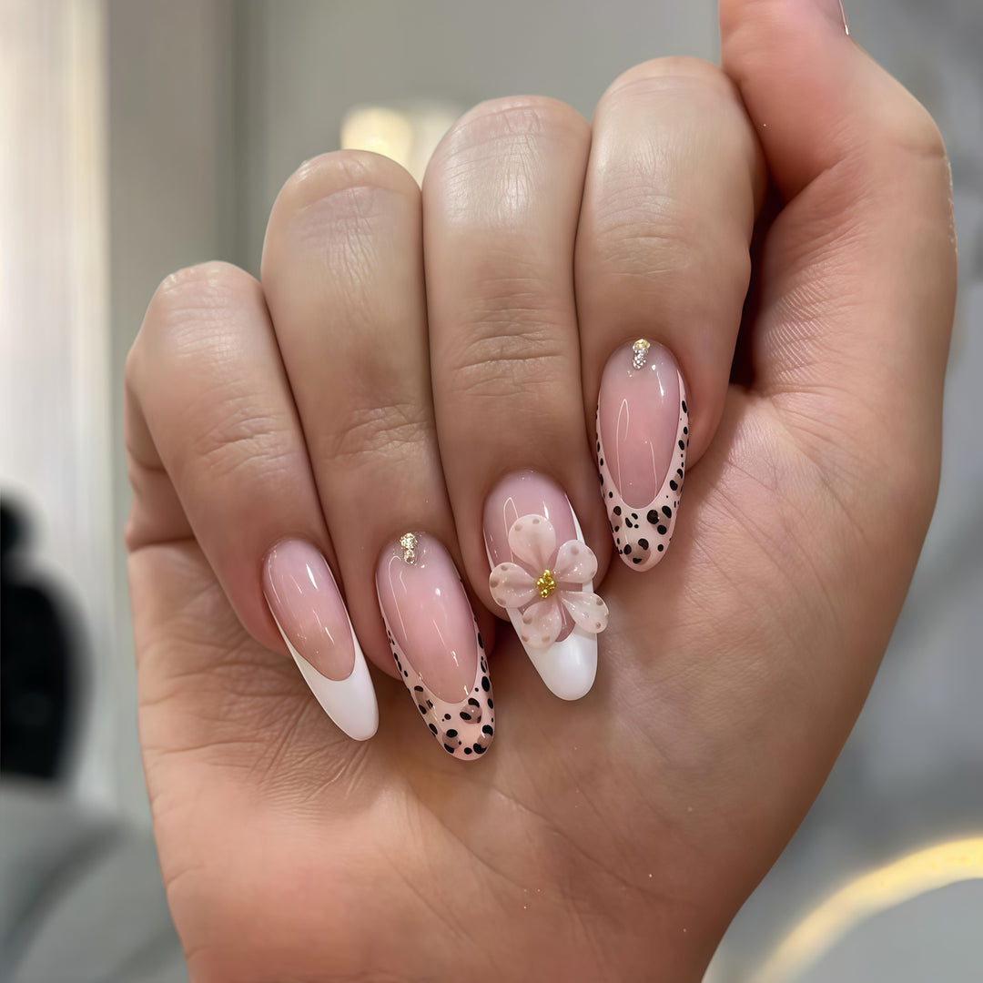 Elegant Floral Decor Press-On Nail Extensions Kalsten