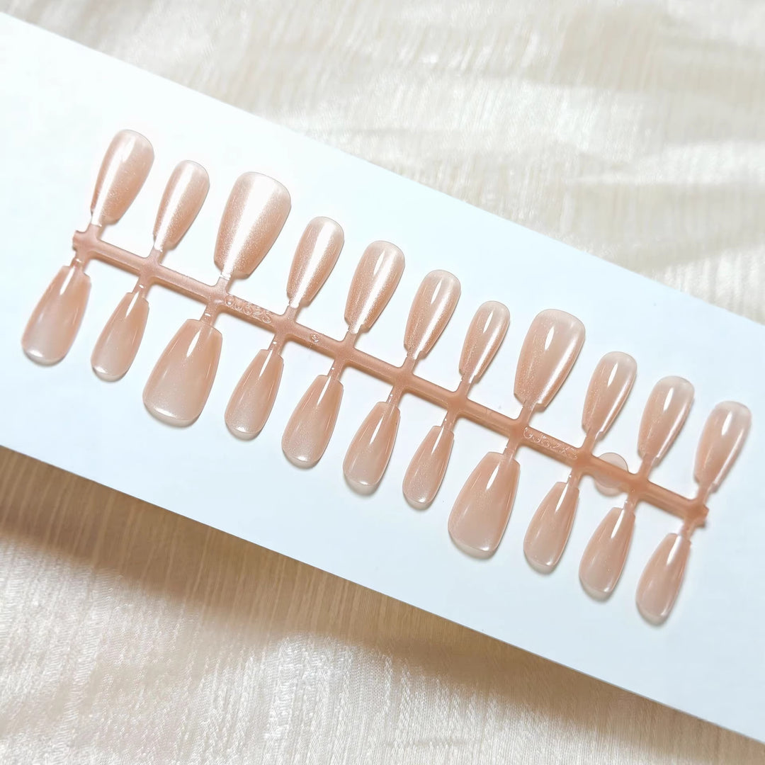 High-Quality Artificial Nails in Timeless Nude Look Kalsten