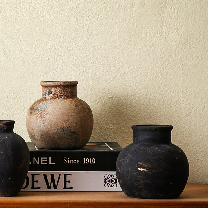 Handcrafted ceramic vase Kalsten