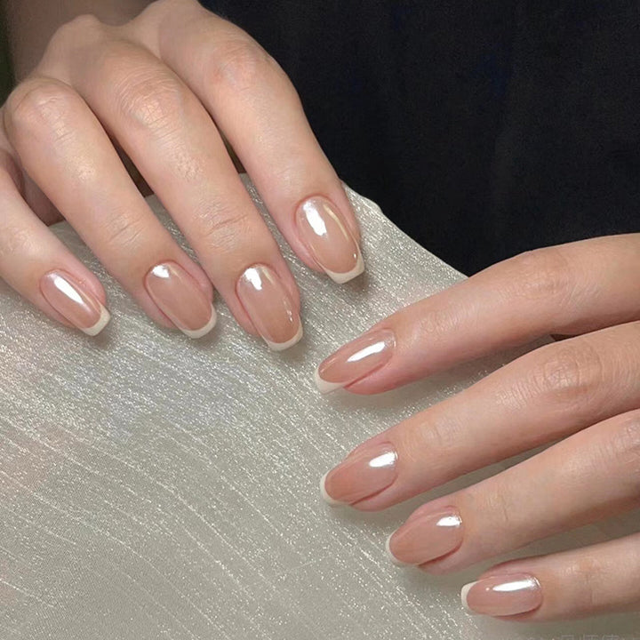 Artificial nails with elegant French tip design Kalsten