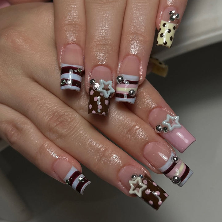 Artificial Fingernails with Playful Design Kalsten