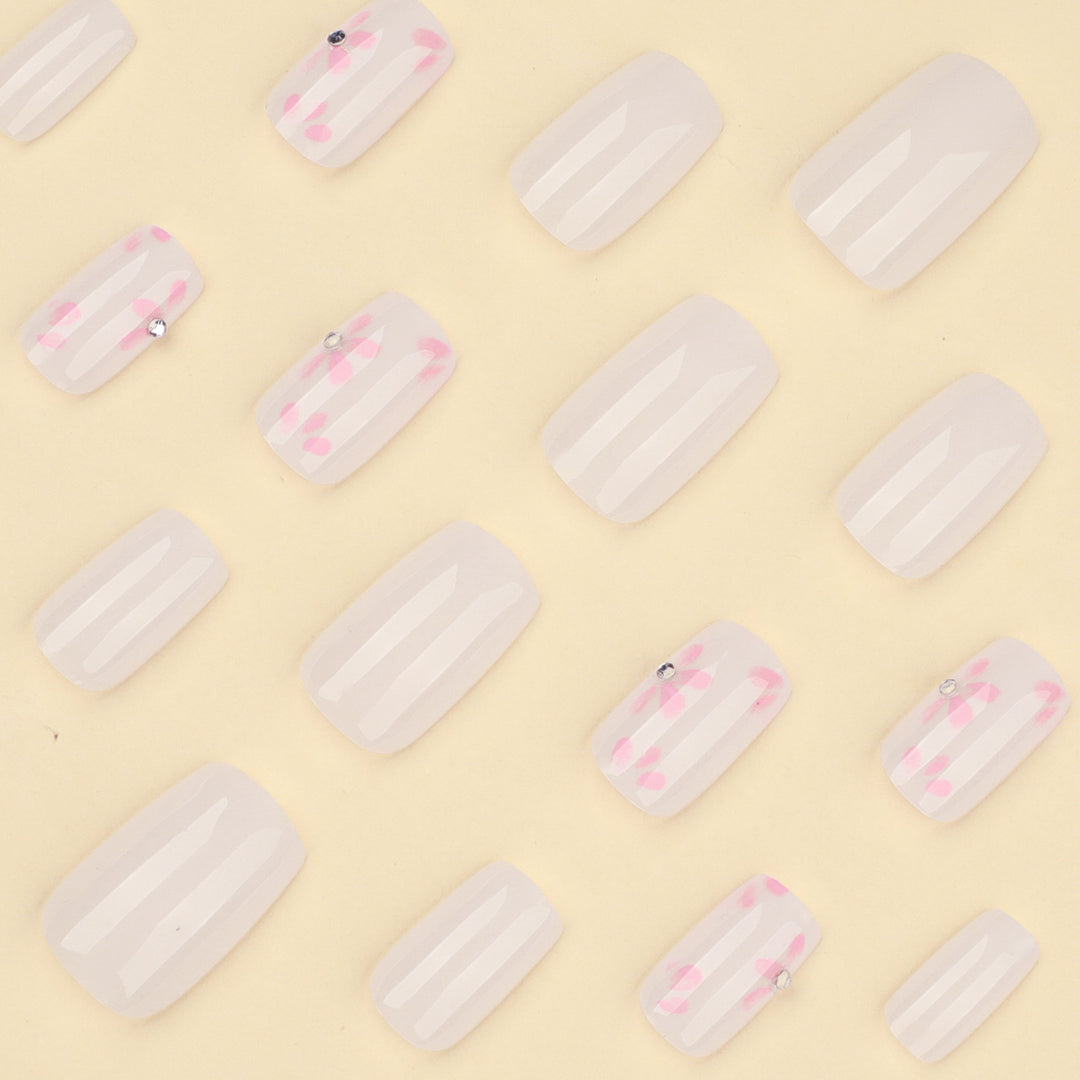 Artful Nail Art with Delicate Flower Patterns Kalsten
