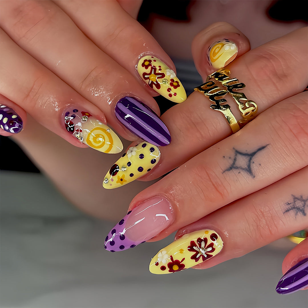 Artificial Fingernails with Floral and Geometric Design Kalsten