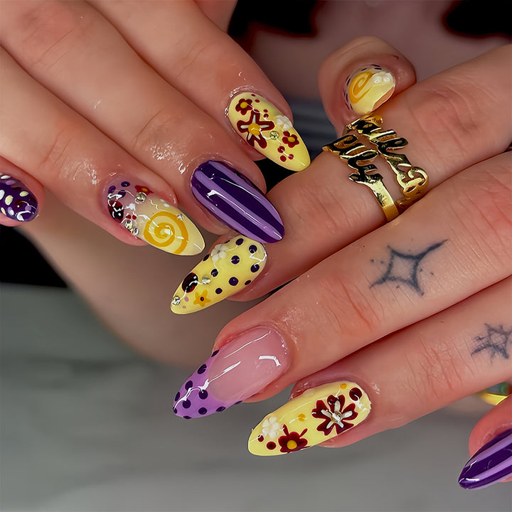Artificial Fingernails with Floral and Geometric Design Kalsten