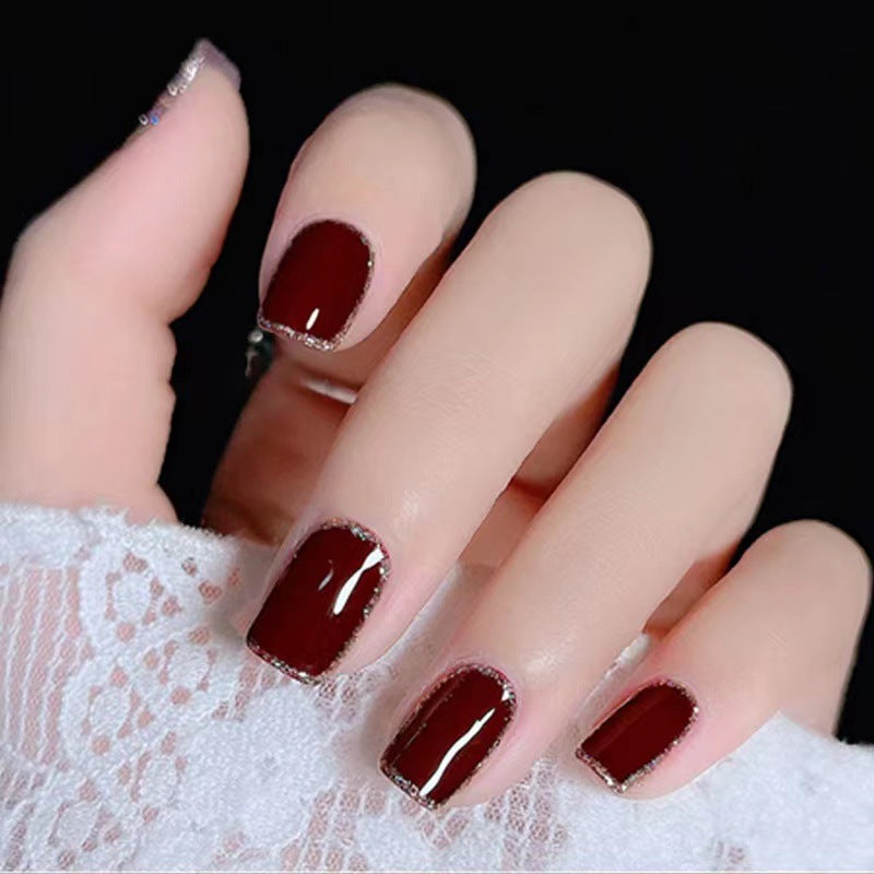 Elegant and sparkling nail art Kalsten
