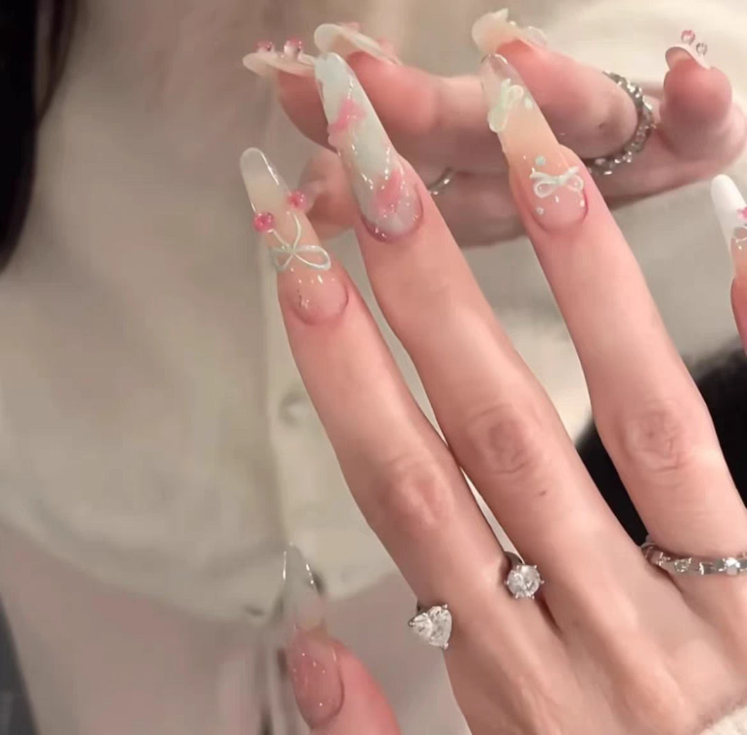 Artistic Press-On Nail Set with Floral and Glossy Accents Kalsten