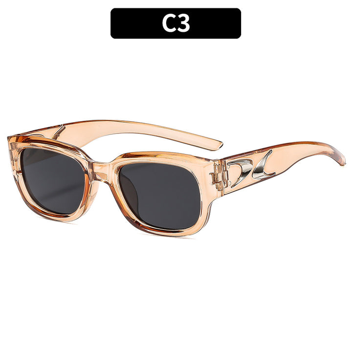 Retro-Inspired Oversized Sunglasses