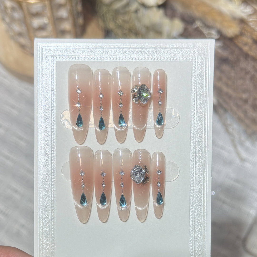 Glamorous Press-On Nail Art Set with Crystal Embellishments Kalsten