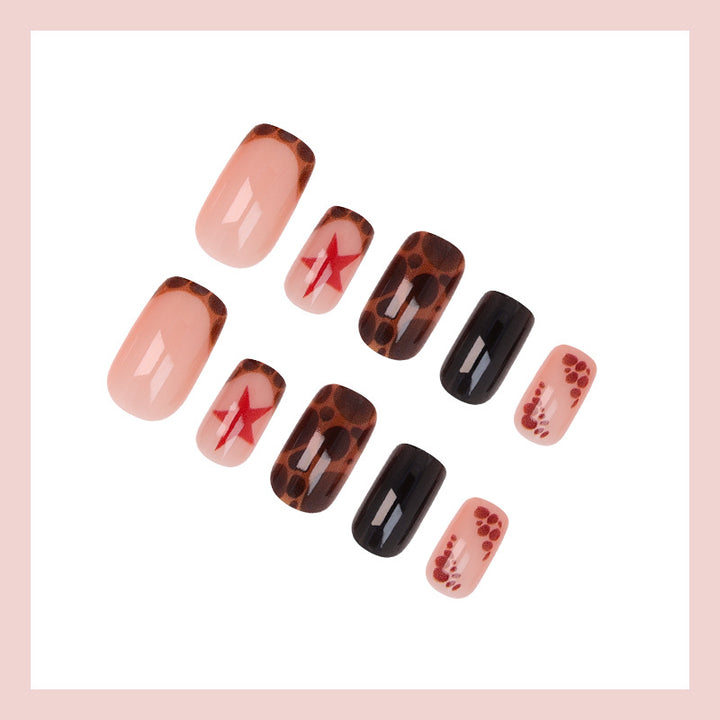 Artificial Nails with Elegant Accents Kalsten