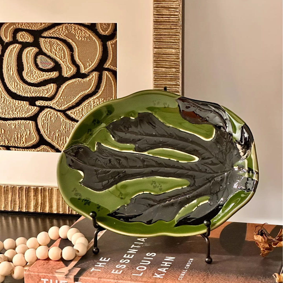 Decorative Leaf-Shaped Serving Board