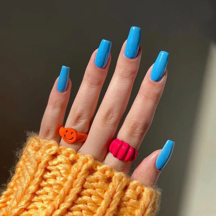 Stylish artificial nails in elegant gloss finish Kalsten