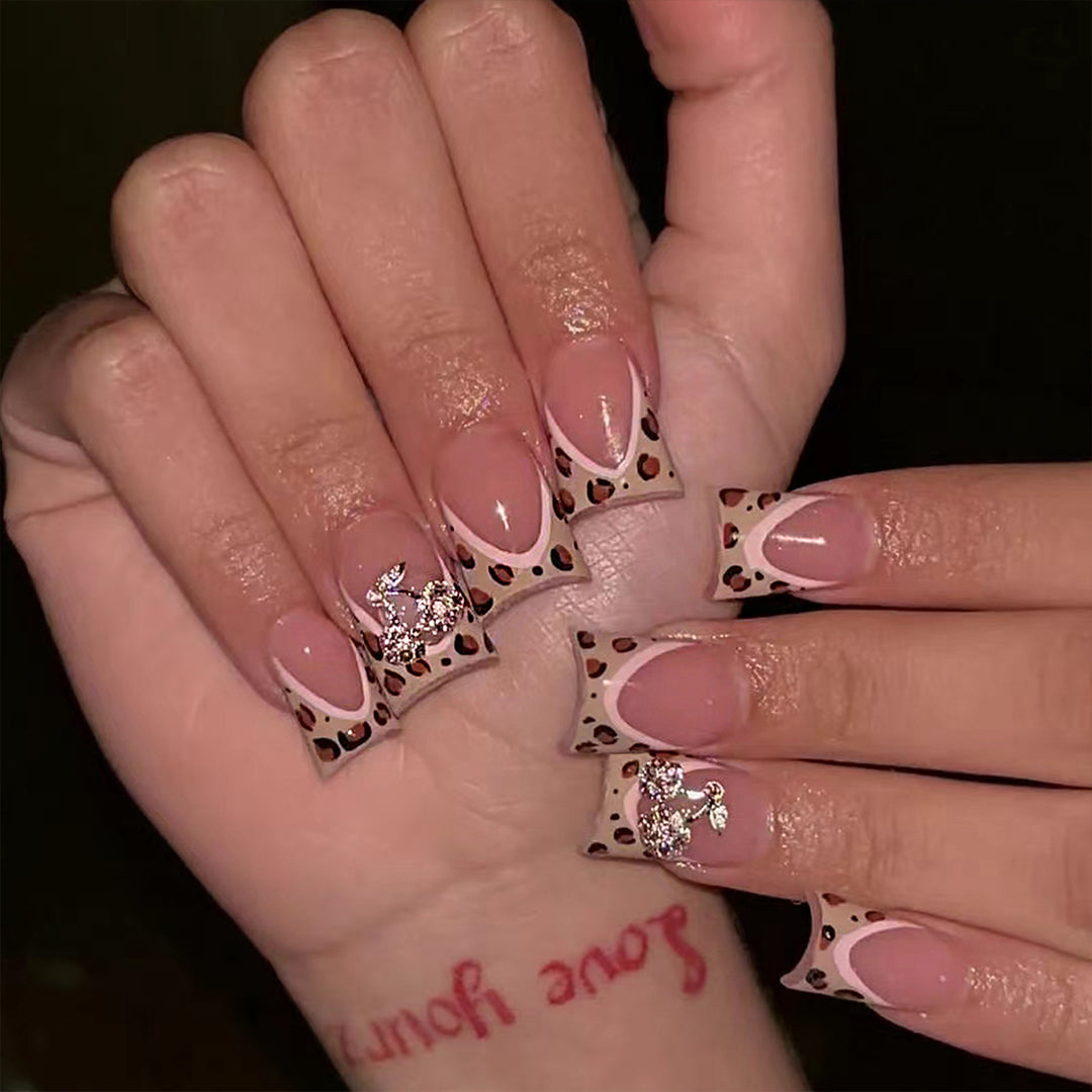 Artificial Nails with Elegant Animal Pattern and Glitter Details Kalsten