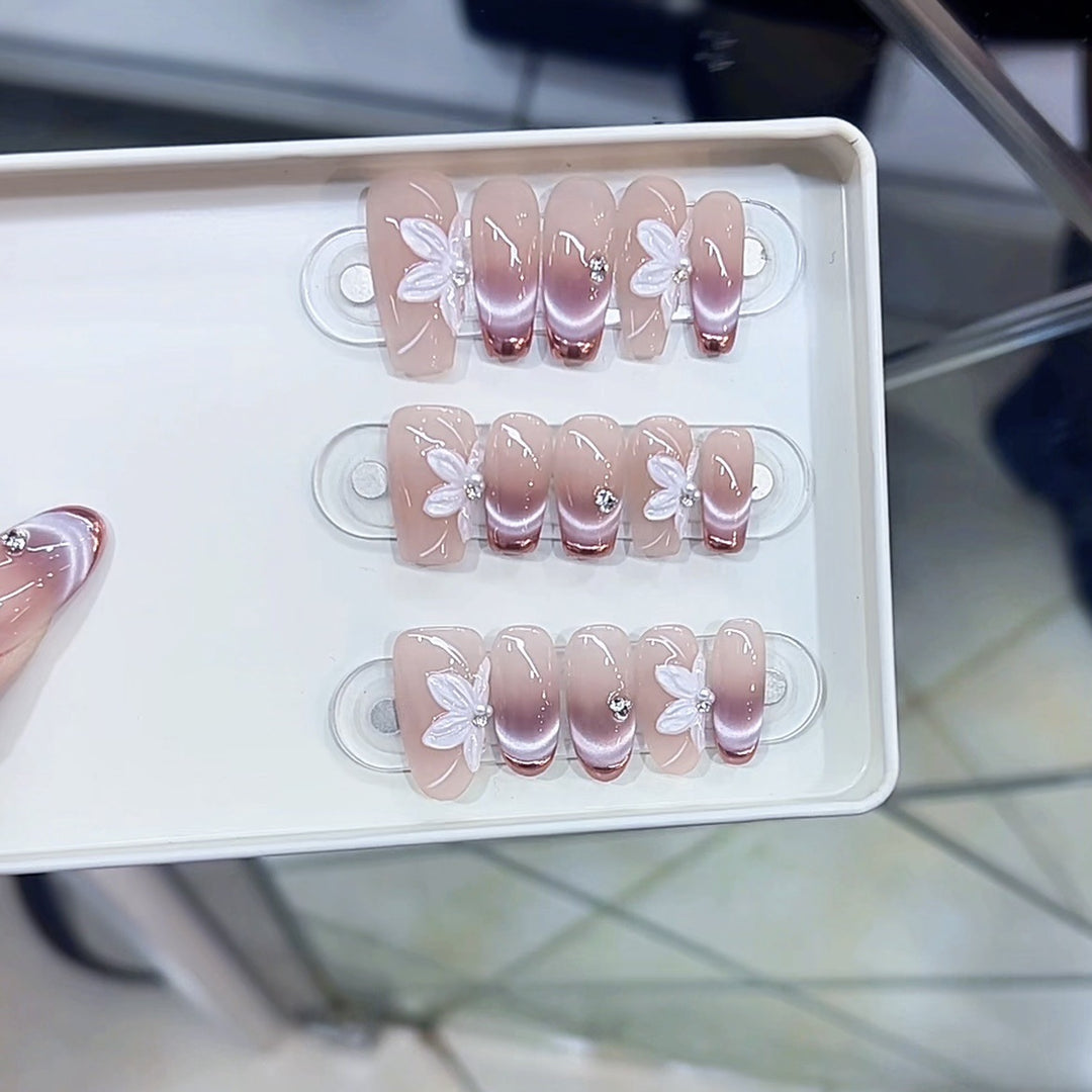 Floral-Inspired Press-On Nail Set Kalsten