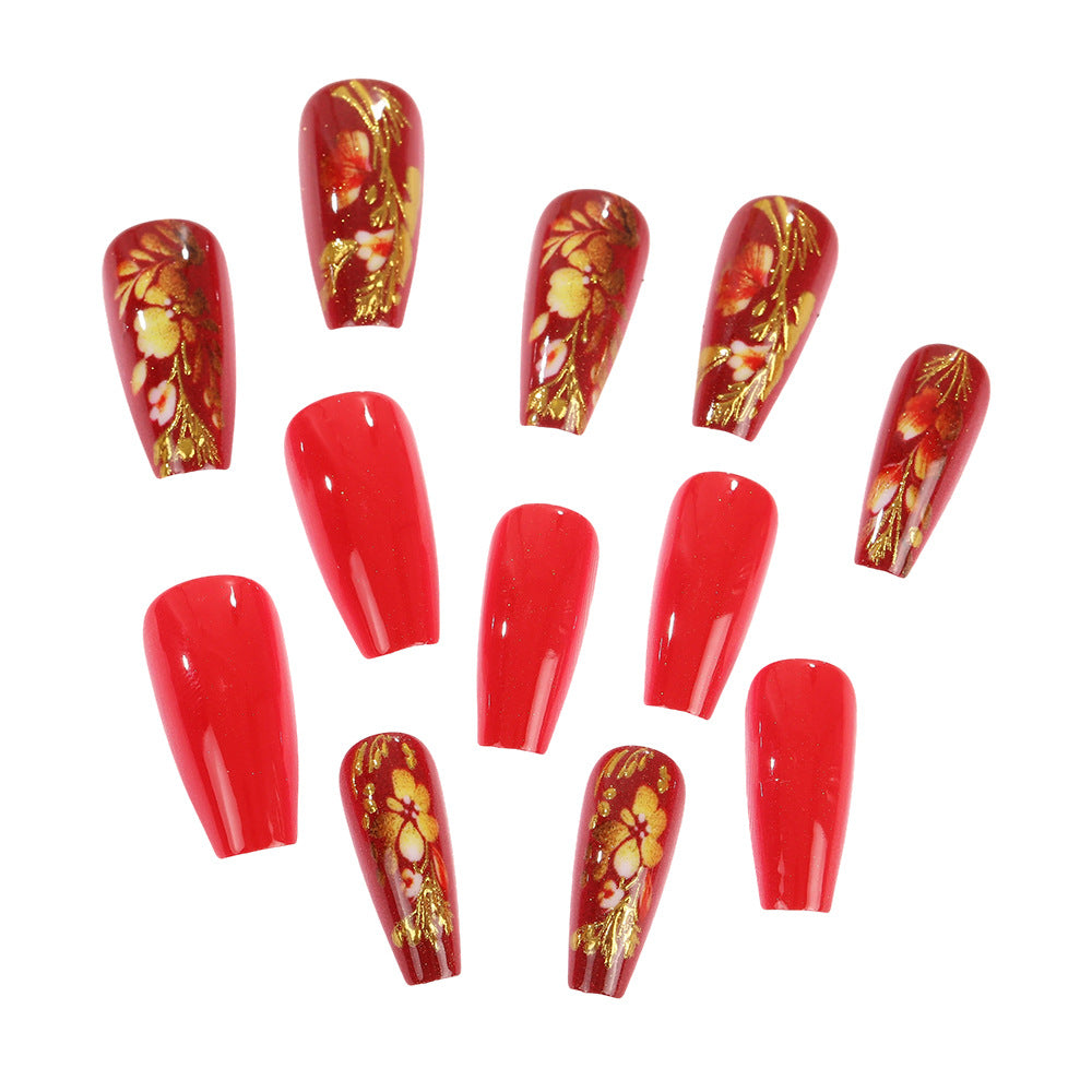 Artful nail tips in an elegant flower pattern Kalsten