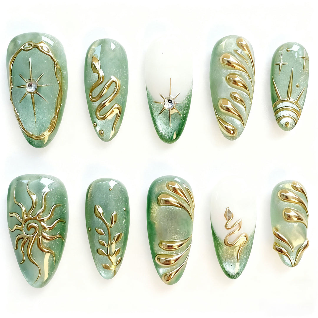 Artificial nails with elegant gold design Kalsten
