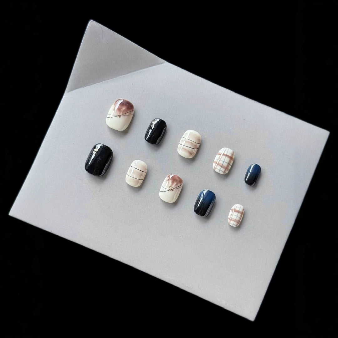 Artistic Press-On Nail Set with Abstract Marble Design