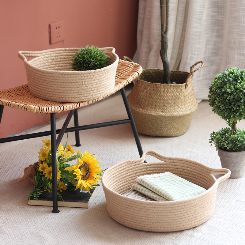 Decorated basket with practical handles Kalsten