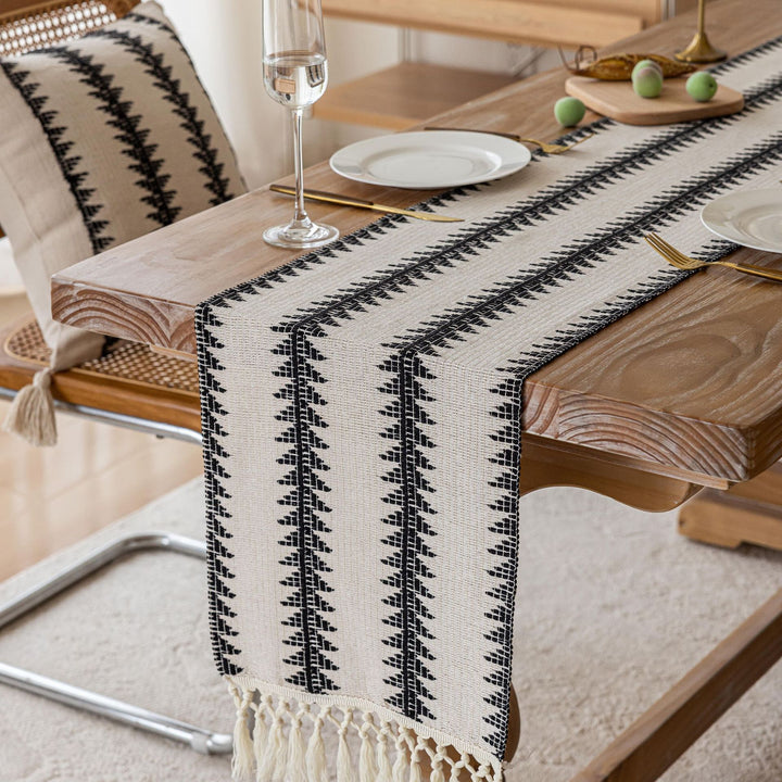 Decorative Chain Link Table Runner