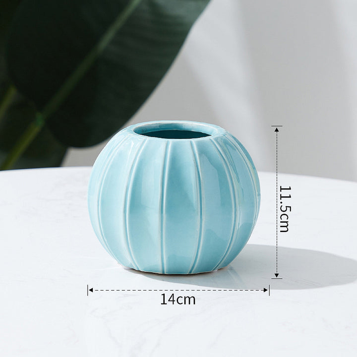 Decorative ceramic vase with modern ribbed design Kalsten