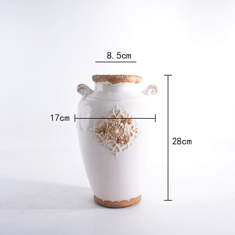 Elegant ceramic vase with decorative pattern Kalsten