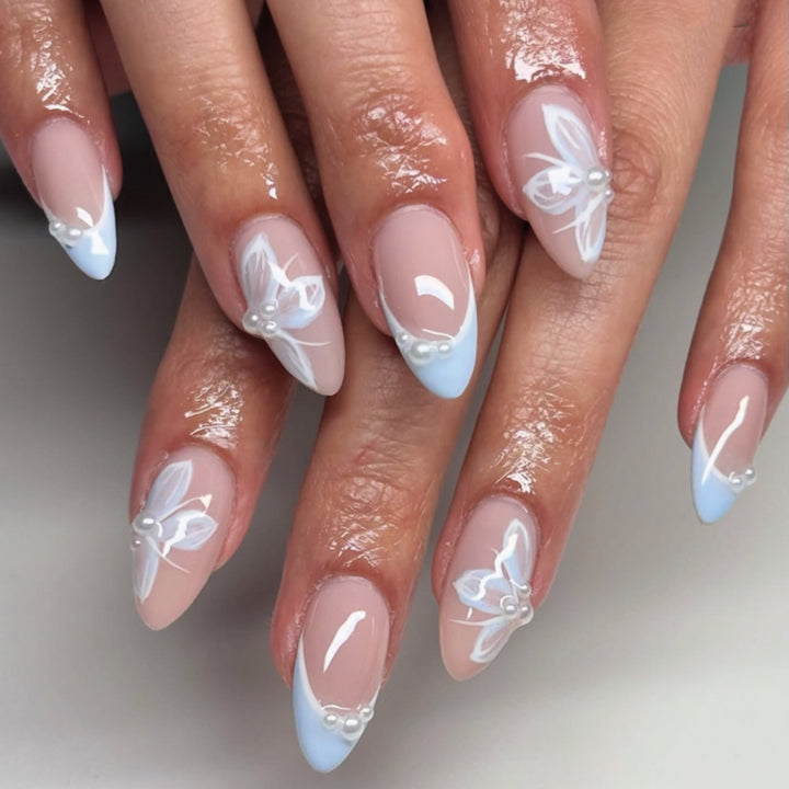 Elegant artificial nails with floral accents and glamorous design Kalsten