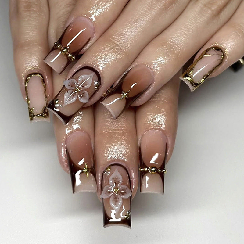 Elegant and creative artificial nail creations Kalsten
