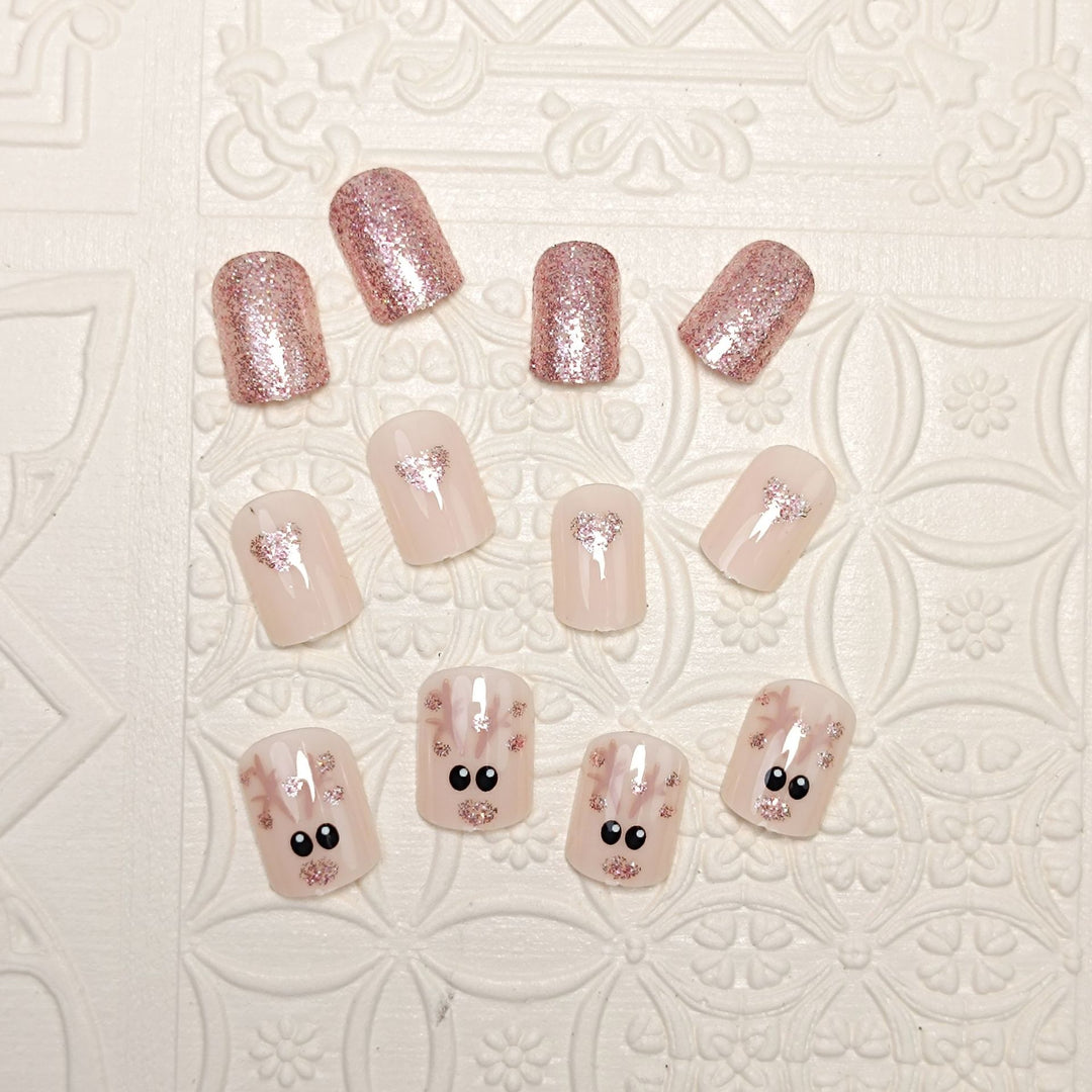 Artistic Holiday-Themed Press-On Nail Set Kalsten