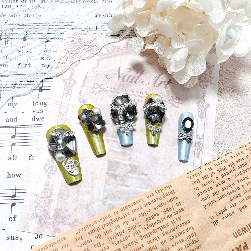 Glamorous Art Nails with Rhinestones and Pearls Kalsten