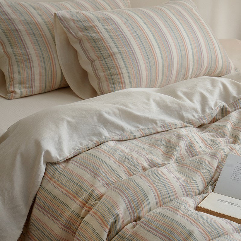 Striped bedding in linen look with quilted texture
