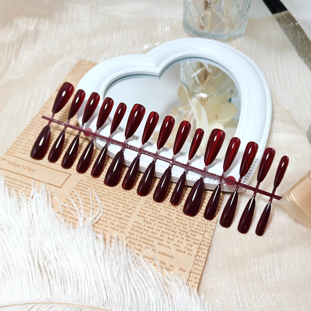 Artificial nails in elegant drop design Kalsten
