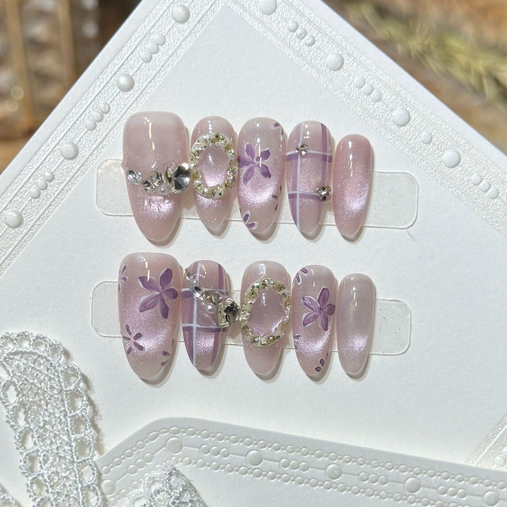 Artistic Press-On Nail Set with Floral Accents Kalsten