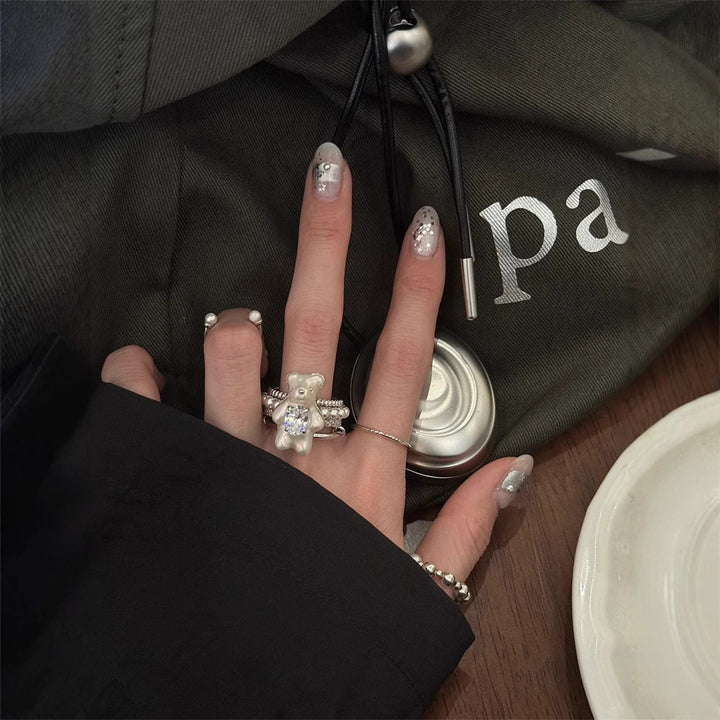 Artificial nails with decorative accents Kalsten