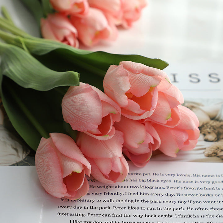 Realistic Decorative Tulip Bouquet