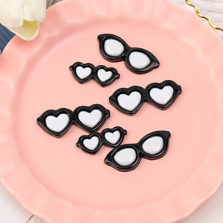 Decorative Heart-Shaped Sunglasses Clips Kalsten