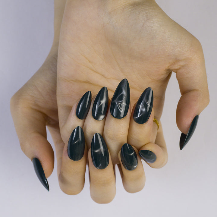 Artificial Nails in Stylish Stiletto Design Kalsten