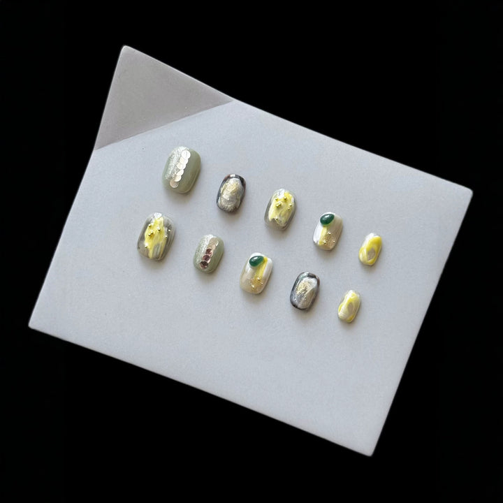 Artistic 3D Press-On Nail Art Set