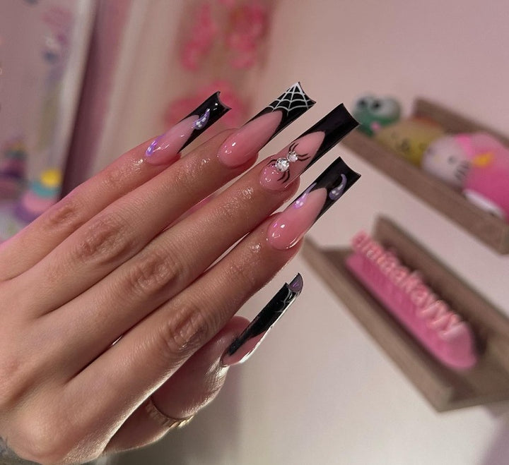 Artistic Halloween-Themed Nail Art Kalsten