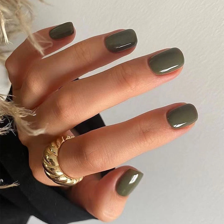 Elegant Nail Art with Gloss Finish Kalsten
