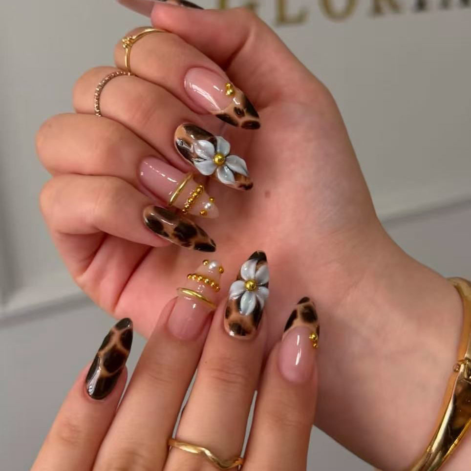 Luxurious Decorative Nail Art Extensions Kalsten