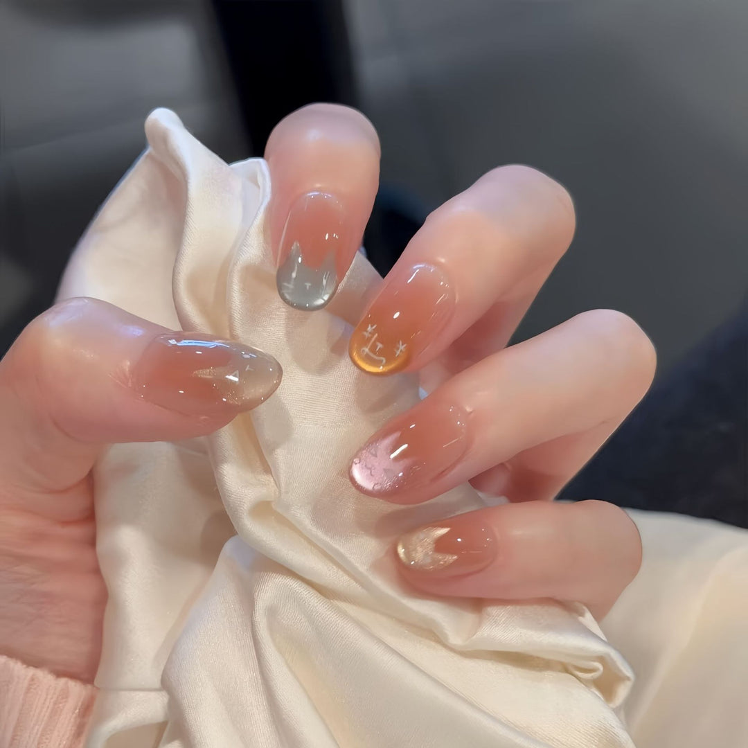 Artificial nail tips with playful cat design Kalsten