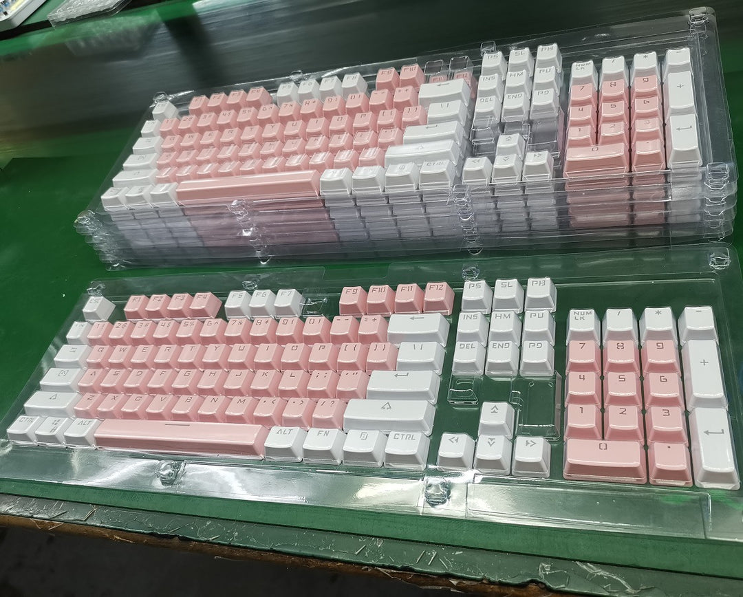 Mechanical gaming keyboard with retro-futuristic design Kalsten