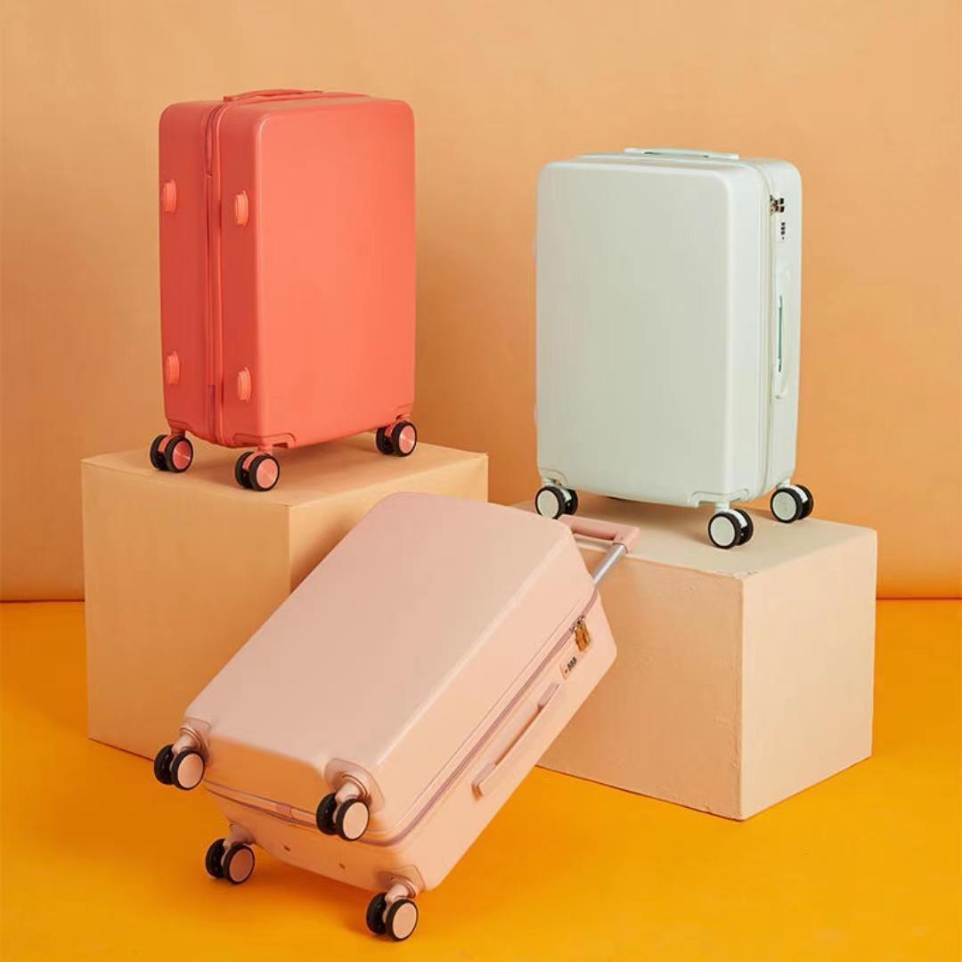 Advanced Ergonomic Hard-Shell Suitcase Kalsten