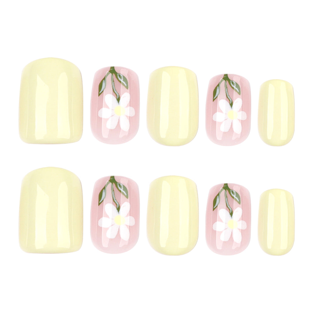 Artful nail extensions with elegant flower design Kalsten