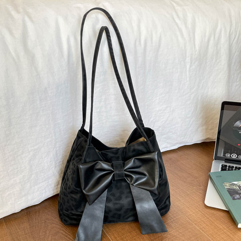 Chic Bow-Accent Bucket Handbag