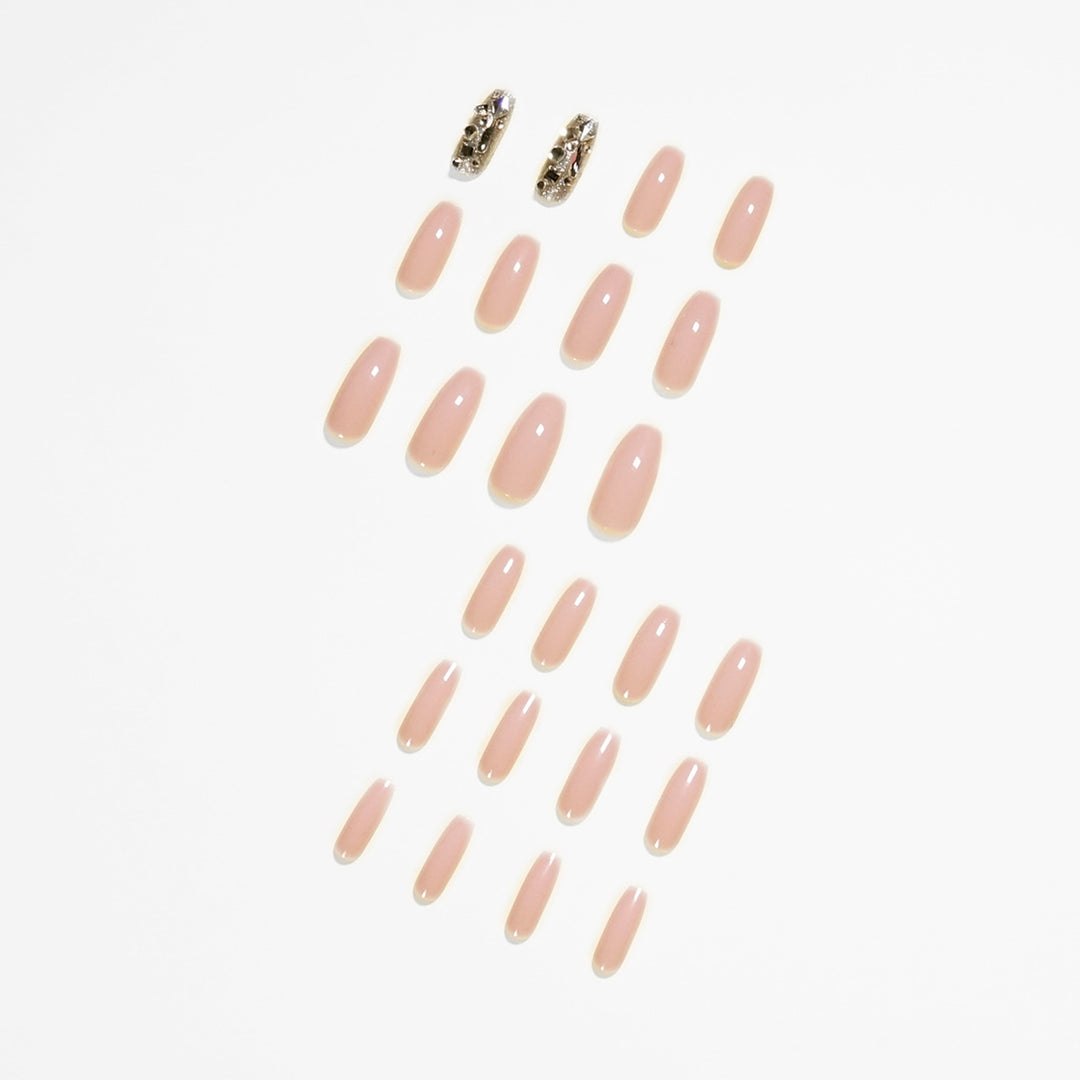 Artful nail art with glitter accents Kalsten