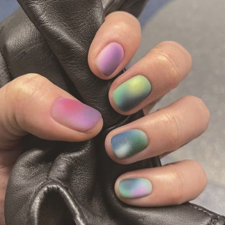 Artificial nails in elegant ombre design Kalsten