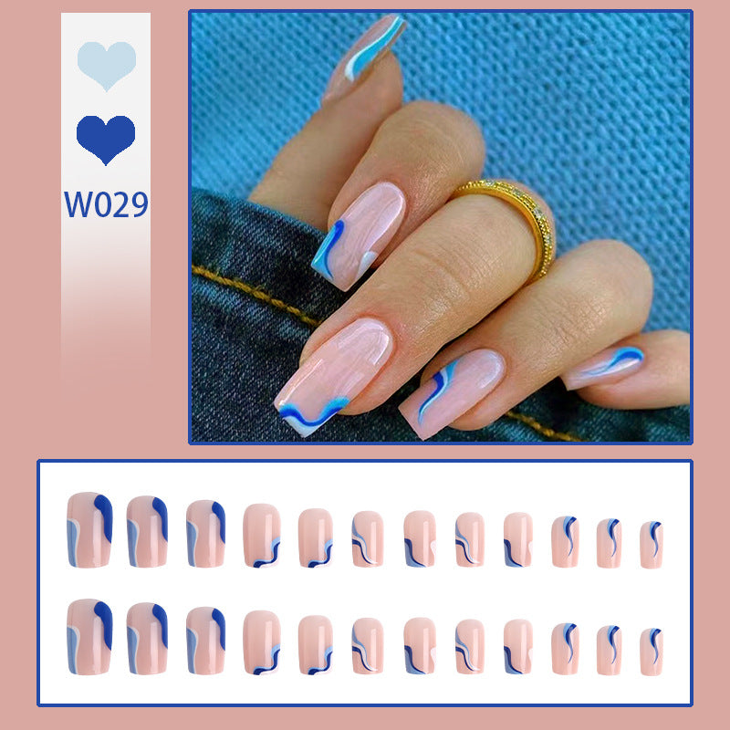 Trendy artificial nails with abstract wave pattern Kalsten