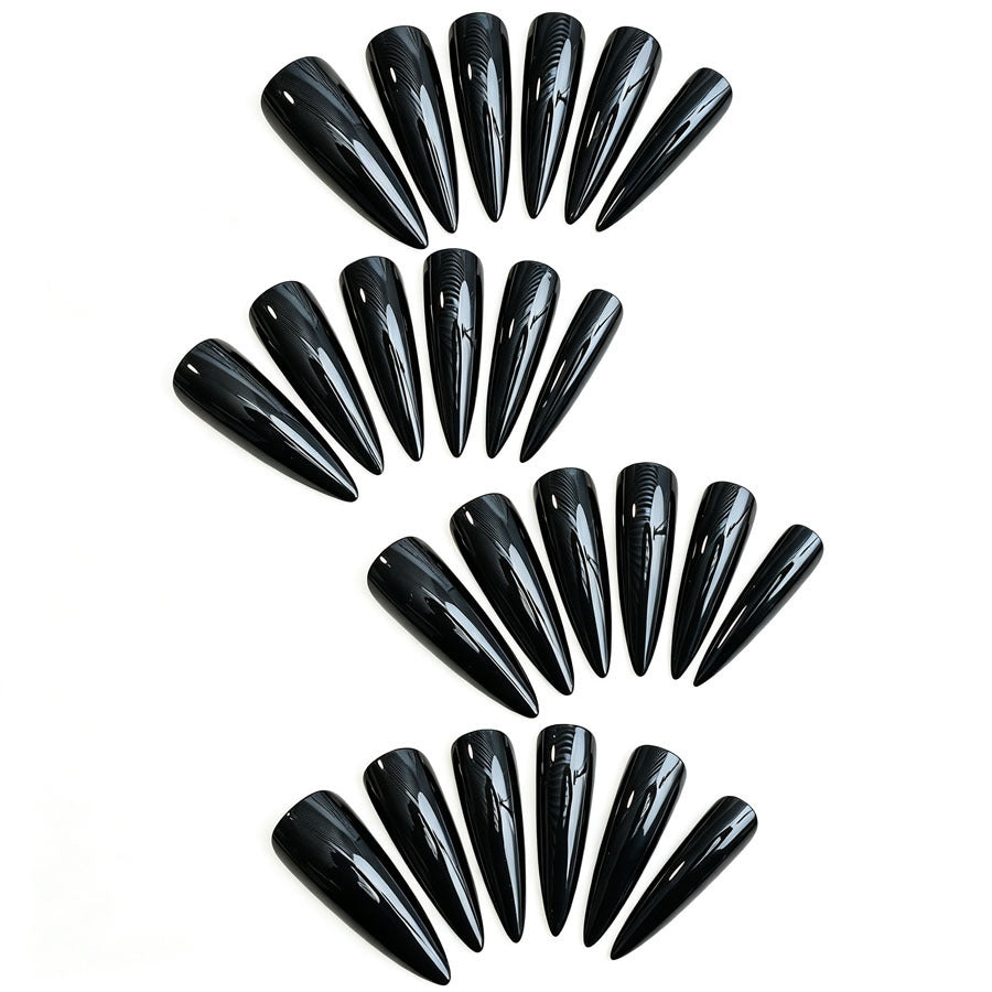 Artificial nails in stylish stiletto design Kalsten